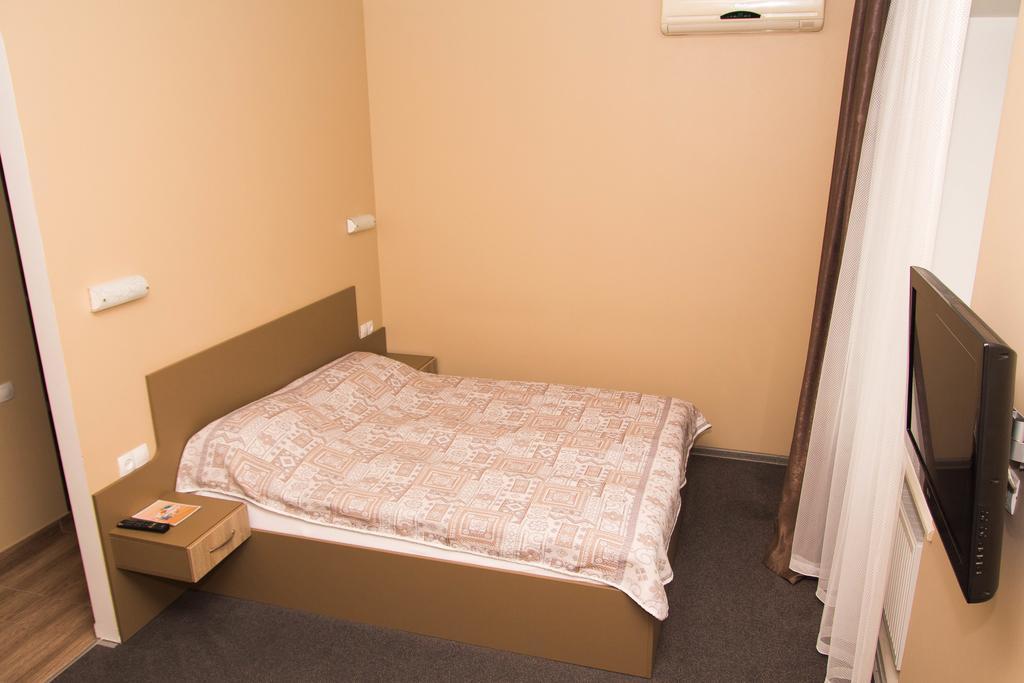 Yuzhniy Dvorik Aparthotel Oldenburg Bagian luar foto