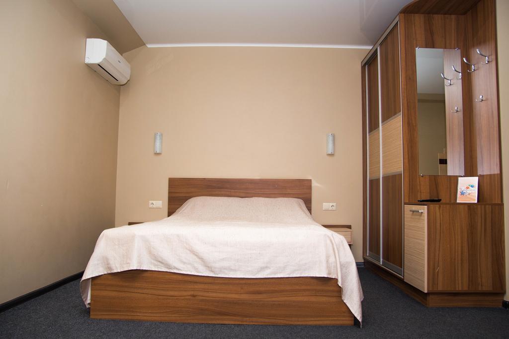 Yuzhniy Dvorik Aparthotel Oldenburg Bagian luar foto