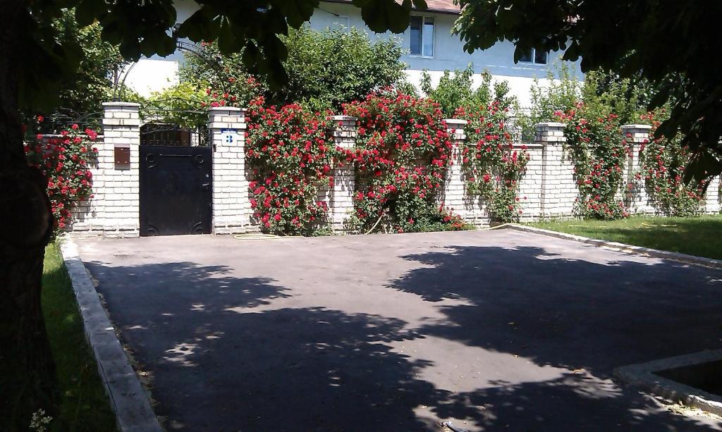 Yuzhniy Dvorik Aparthotel Oldenburg Bagian luar foto